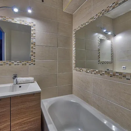 Rodeo: Genevrier Apartment